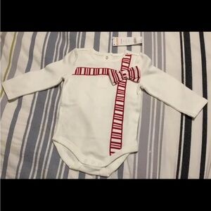 NEW WITH TAGS!! Baby Gymboree Christmas Present Onesie - 6-12 Months -  Bodysuit